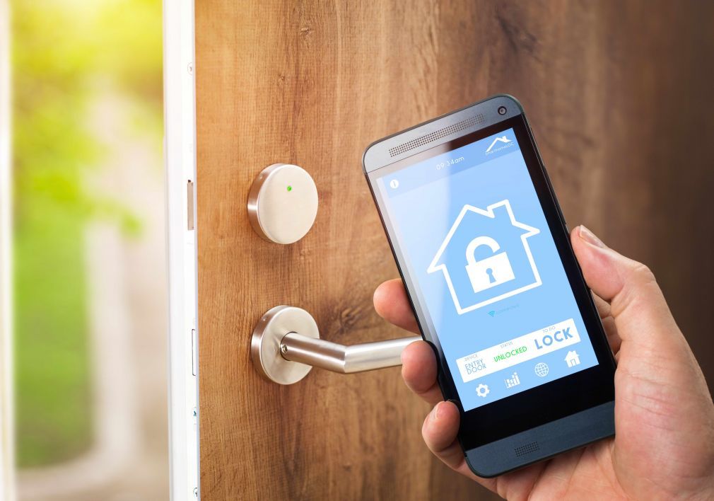 Smart lock: chiudere casa e controllare gli accessi a distanza