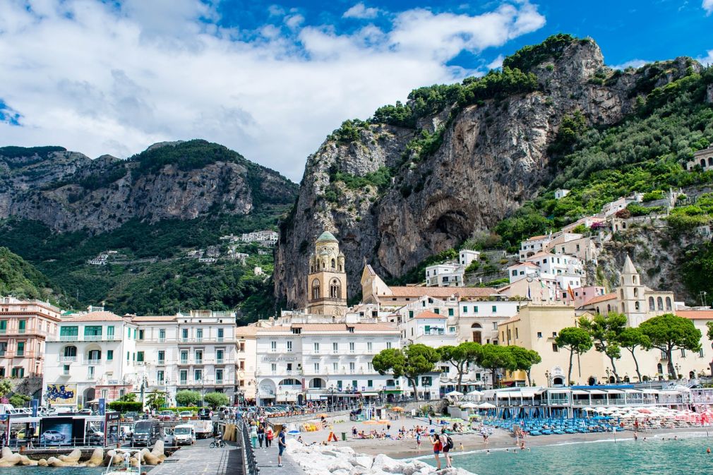 Un'estate al mare: le case più care sono in Campania. Nella top 10 Toscana e Liguria